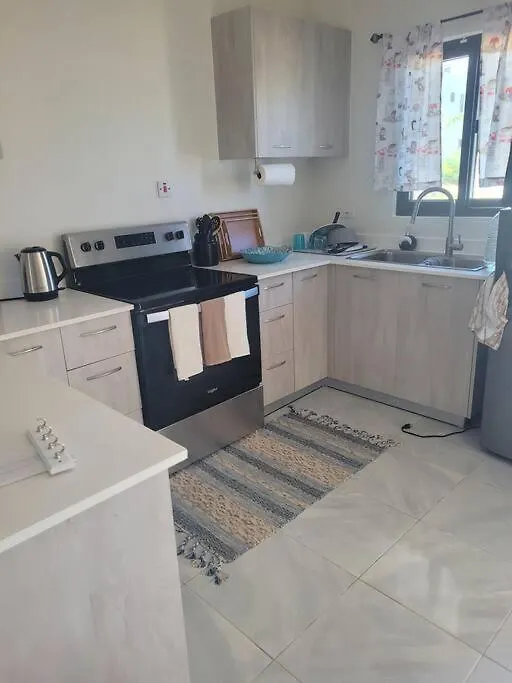 Tranquil 2 Bedroom Townhouse In Discovery Bay Holiday home
